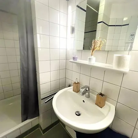 شقة - Chilliges In Mit Balkon & Kuche; Big Tv And Bed -