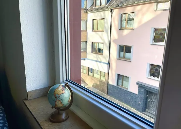 - Chilliges In Mit Balkon & Kuche; Big Tv And Bed - Apartment *