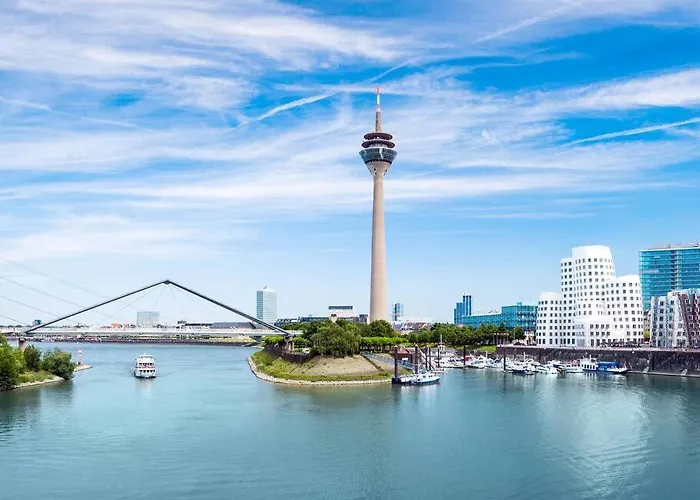 - Chilliges In Mit Balkon & Kuche; Big Tv And Bed - Apartment Düsseldorf