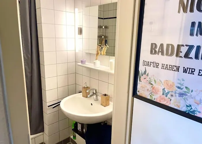 Apartment - Chilliges In Mit Balkon & Kuche; Big Tv And Bed -