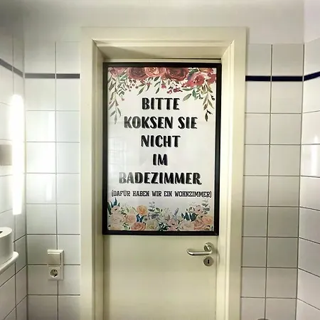 - Chilliges In Mit Balkon & Kuche; Big Tv And Bed - Düsseldorf