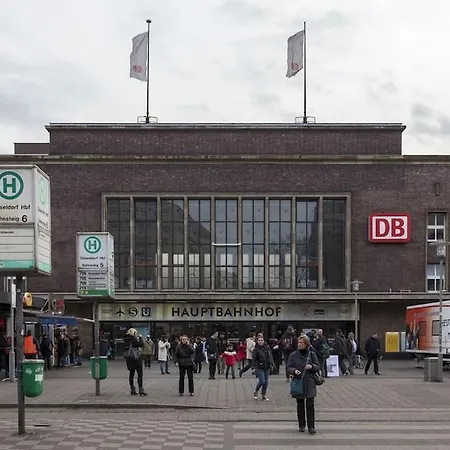 Apartamento - Chilliges In Mit Balkon & Kuche; Big Tv And Bed - *