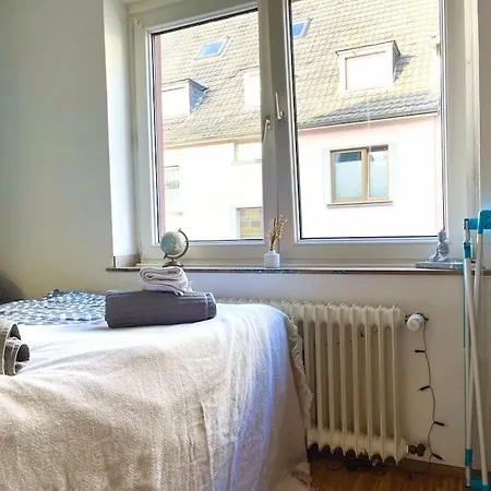 - Chilliges In Mit Balkon & Kuche; Big Tv And Bed - *