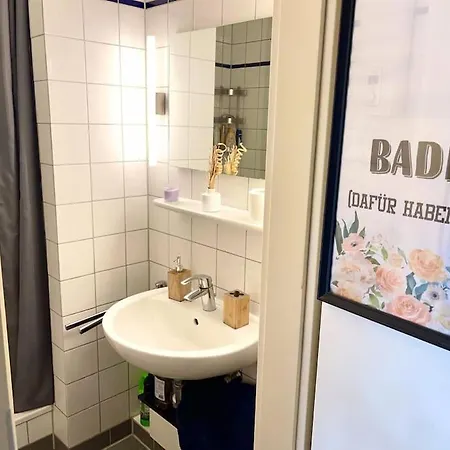 Apartamento - Chilliges In Mit Balkon & Kuche; Big Tv And Bed -