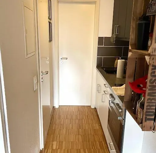 شقة - Chilliges In Mit Balkon & Kuche; Big Tv And Bed - *