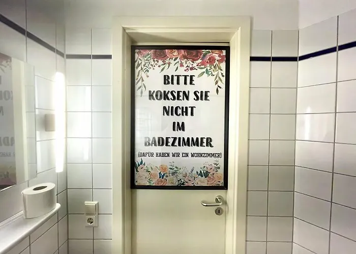 - Chilliges In Mit Balkon & Kuche; Big Tv And Bed - Düsseldorf