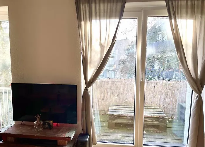 Lejlighed - Chilliges In Mit Balkon & Kuche; Big Tv And Bed -