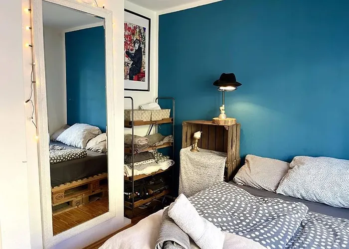 - Chilliges In Mit Balkon & Kuche; Big Tv And Bed - * دوسلدورف