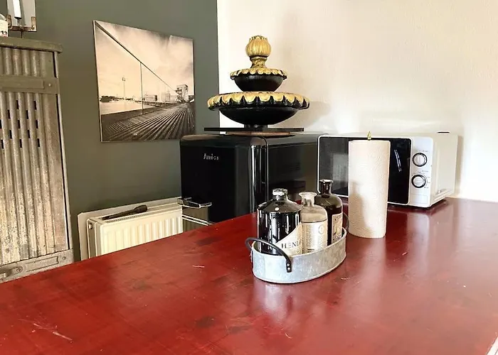 Apartmán - Chilliges In Mit Balkon & Kuche; Big Tv And Bed - Düsseldorf