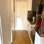 Appartamento - Chilliges In Mit Balkon & Kuche; Big Tv And Bed - *