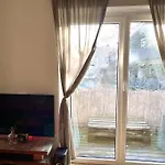 Appartamento - Chilliges In Mit Balkon & Kuche; Big Tv And Bed -