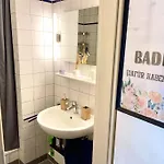 Appartamento - Chilliges In Mit Balkon & Kuche; Big Tv And Bed -