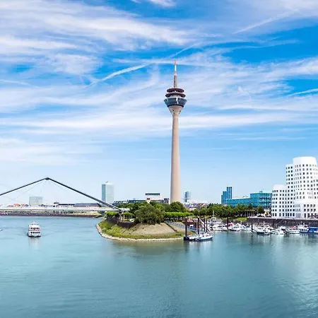 - Chilliges In Mit Balkon & Kuche; Big Tv And Bed - Appartamento Düsseldorf